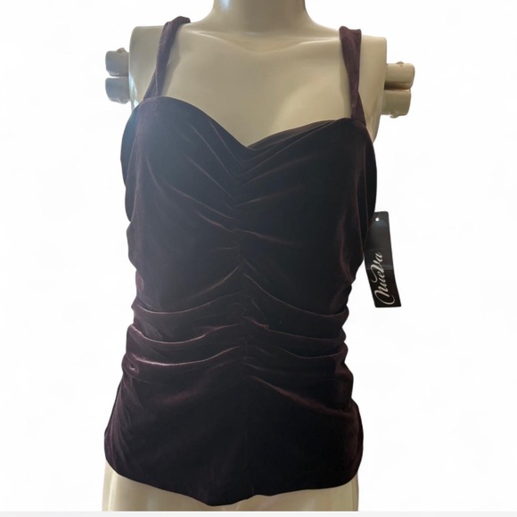 Elegant Velvet Ruched top - Picture 2 of 14